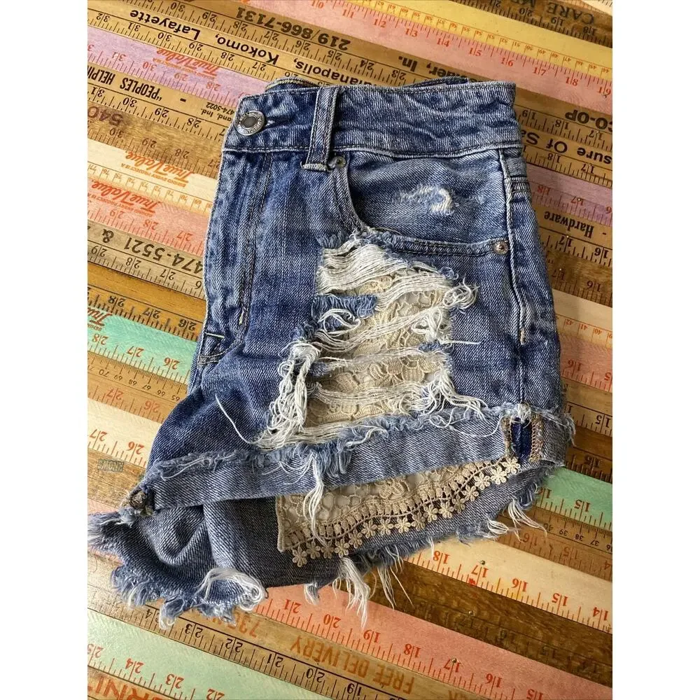 American Eagle Shorts Size 2 Jean cutoff hi-rise Festival denim Crochet Lace - Picture 13 of 13